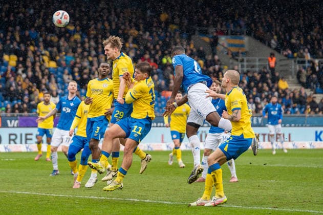 Germany, Soccer, 2 Bundesliga, Eintracht Braunschweig SV Darmstadt on 14 02 in Braunschweig Eintracht Stadion Chance Patric Pfeiffer SV Darmstadt 98 6 Copyright: xSvenxHeidmannx