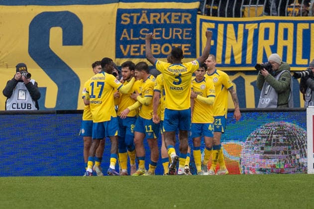 Germany, Soccer, 2 Bundesliga, Eintracht Braunschweig SV Darmstadt on 14 02 in Braunschweig Eintracht Stadion Penalty Goal Goal celebration 1 0 Mehmet Aydin Eintracht Braunschweig 8 Copyright: xSvenxHeidmannx