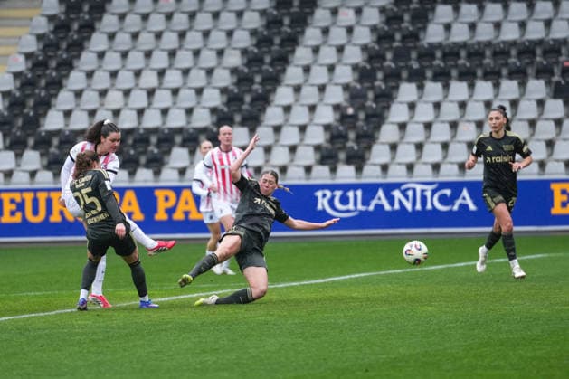 Google Pixel Womens Bundesliga SC Freiburg vs 1 FC Union Berlin, 14 02 2026 Svenja Fölmli SC Freiburg, 9 with her shot to 1 1 Google Pixel Womens Bundesliga SC Freiburg vs 1 FC Union Berlin, Dreisamstadion, 14 02 2026 DFB DFL REGULATIONS PROHIBIT ANY USE OF PHOTOGRAPHS AS IMAGE SEQUENCES AND OR QUASI VIDEO Copyright: xBEAUTIFULxSPORTS Boscox
