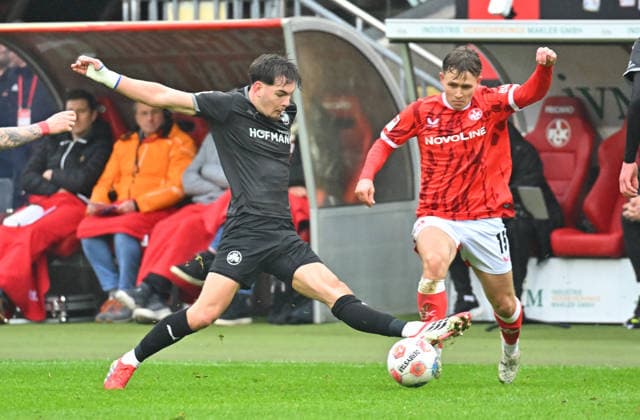 14 02 2026 Soccer Season 2025 2026 2 Soccer Bundesliga 22 Matchday 1 FC Kaiserslautern FCK Rote Teufel SpVgg Greuther Fürth SGF Kleeblatt Sportfoto Zink MeZi xmexzix DFL regulations prohibit any use of photographs as image sequences and or quasi video only for editorial use Reno Münz Muenz 5, SpVgg Greuther Fürth Naatan Skyttä 15, 1 FC Kaiserslautern FCK, rechts