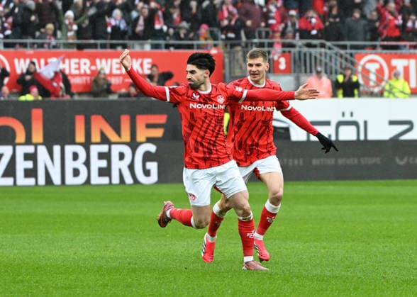 Football 2 Bundesliga Season 2025 26 1 FC Kaiserslautern 14 02 2026 Fritz Walter Stadion 1 FC Kaiserslautern fck SpVgg Greuther Fürth fue Semih SAHIN 1 FC Kaiserslautern , left, after his goal, right Paul JOLY 1 FC Kaiserslautern 1 FC Kaiserslautern