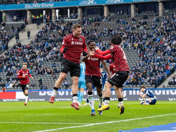 Soccer, Men, Season 2025 2026, 2 Bundesliga 22 Matchday , Hertha BSC Hannover 96, f l Benjamin Källman Hannover , Noel Aseko Hannover , Daisuke Yokota Hannover , Cheering after goal to 0 2, 14 02 2026, Copyright: xSebastianxRäppold MatthiasxKochx