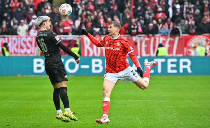 14 02 2026 Soccer Season 2025 2026 2 Soccer Bundesliga 22 Matchday 1 FC Kaiserslautern FCK Rote Teufel SpVgg Greuther Fürth SGF Kleeblatt Sportfoto Zink MeZi xmexzix DFL regulations prohibit any use of photographs as image sequences and or quasi video only for editorial use Aaron Keller 16, SpVgg Greuther Fürth Paul Joly 26, 1 FC Kaiserslautern FCK, rechts