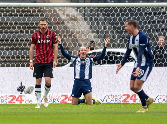 Soccer, Men, Season 2025 2026, 2 Bundesliga 22 Matchday , Hertha BSC Hannover 96, v l Boris Tomiak Hannover , Fabian Reese Hertha BSC , Paul Seguin Hertha BSC , 14 02 2026, Copyright: xSebastianxRäppold MatthiasxKochx