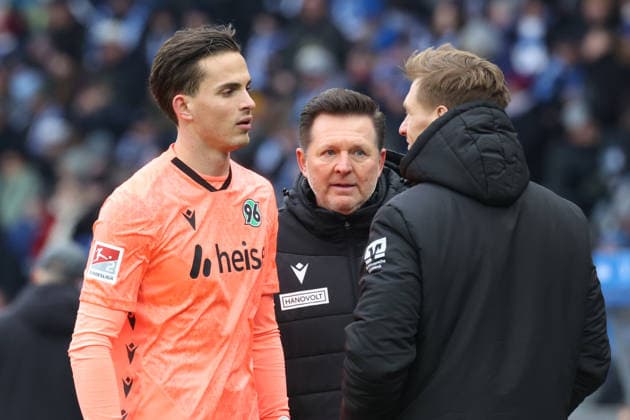 DEU, DFL, 2 FBL, Hertha BSC vs Hannover 96, 14 02 2026, Berliner Olympiastadion, Berlin, DEU, DFL, 2 FBL, Hertha BSC vs Hannover 96, im Bild Trainer Christian Titz Hannover 96 , Nahuel Noll Hannover 96 1 DFL regulations prohibit any use of Photographs as image sequences and or quasi video nordphotoxGmbHx xEngler nph00076