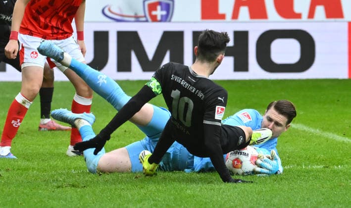14 02 2026 Soccer Season 2025 2026 2 Soccer Bundesliga 22 Matchday 1 FC Kaiserslautern FCK Rote Teufel SpVgg Greuther Fürth SGF Kleeblatt Sportfoto Zink xwoxzix DFL regulations prohibit any use of photographs as image sequences and or quasi video only for editorial use Branimir Hrgota 10, SpVgg Greuther Fürth Julian Krahl 1, 1 FC Kaiserslautern FCK Foul after video evidence VAR before goal Goal shot by Paul Will 13, SpVgg Greuther Fürth