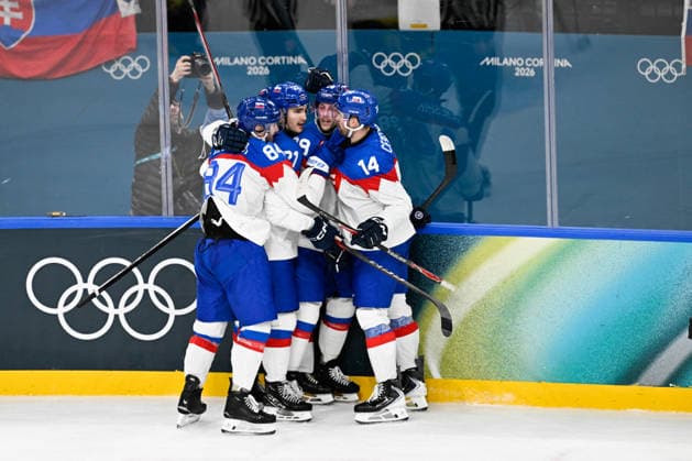 Winter Olympics - Men s Ice hockey, Eishockey - Sweden v Slovakia Slovakia team during the men s ice hockey game between Sweden and Slovakia during the 2026 Winter Olympics on February 14, 2026 in Milan, Italy. Photo by JMP ABACAPRESS.COM Milan Italy  Copyright: xJMP ABACAx