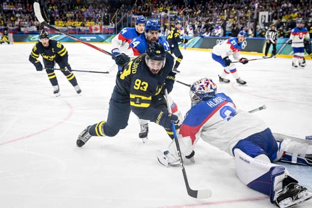 MILAN, ITALY 20260214 Sweden s Mika Zibanejad (93) during the Ice hockey, Eishockey match in Group B between Sweden and Slovakia at Santagiulia Arena during the Olympic Games, Olympische Spiele, Olympia, OS in Milan. *** The image is included in the SPORTS PACKAGE. For others PAID IMAGE *** MILANO ITALY x10070x *** MILAN, ITALY 20260214 Sweden s Mika Zibanejad 93 during the ice hockey match in Group B between Sweden and Slovakia at Santagiulia Arena during the Olympic Games in Milan The image is included in the SPORTS PACKAGE For others PAID IMAGE MILANO ITALY x10070x  Copyright: xJessicaxGow TTx 2026 OLYMPICS ICE HOCKEY SWEDEN-SLOVAKIA