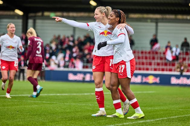 14 02 2026, GER, Womens soccer, BL, 2025 2026, RB Leipzig 1 FC Nuremberg Marleen Schimmer 14, RB Leipzig, left , Delice Boboy 17, RB Leipzig , cheering after 1 0 Leipzig training center of the Red Bull Saxony Germany