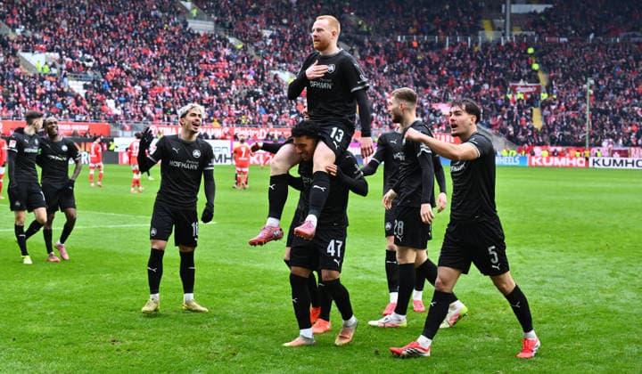 14 02 2026 Soccer Season 2025 2026 2 Soccer Bundesliga 22 Matchday 1 FC Kaiserslautern FCK Rote Teufel SpVgg Greuther Fürth SGF Kleeblatt Sportfoto Zink xwoxzix DFL regulations prohibit any use of photographs as image sequences and or quasi video only for editorial use verfrühter Torjubel Jubel nach Treffer Tor Torschuß durch Paul Will 13, SpVgg Greuther Fürth aberkannt nach Videobeweis VAR