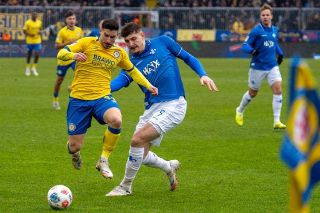 Germany, Soccer, 2 Bundesliga, Eintracht Braunschweig SV Darmstadt on 14 02 in Braunschweig Eintracht Stadion Robin Heußer Eintracht Braunschweig 30 Matej Maglica SV Darmstadt 98 5 Copyright: xSvenxHeidmannx