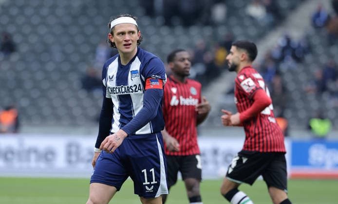 Fabian Reese dissatisfied disappointed Disappointment Sport Football Soccer DFL 2 Bundesliga Men 22 Matchday Season 2025 2026 14 02 2026 Hertha BSC Berlin vs Hannover 96 DFL regulations prohibit any use of photographs as image sequences and or quasi video