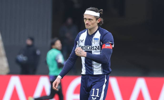 Fabian Reese cheers after 1 2 joy emotion jubilation Sport Football Soccer DFL 2 Bundesliga Men 22 Matchday Season 2025 2026 14 02 2026 Hertha BSC Berlin vs Hannover 96 DFL regulations prohibit any use of photographs as image sequences and or quasi video
