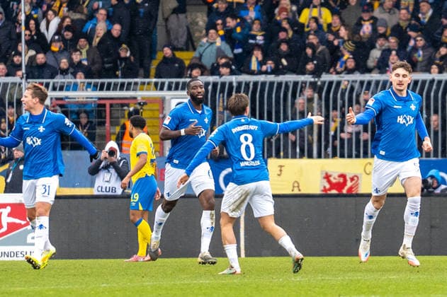 Germany, Soccer, 2 Bundesliga, Eintracht Braunschweig SV Darmstadt on 14 02 in Braunschweig Eintracht Stadion Goal Goal celebration for 1 2 Matej Maglica SV Darmstadt 98 5 Copyright: xSvenxHeidmannx