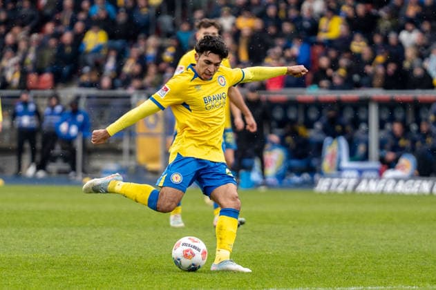 Germany, Soccer, 2 Bundesliga, Eintracht Braunschweig SV Darmstadt on 14 02 in Braunschweig Eintracht Stadion Johan Gomez Eintracht Braunschweig 44 shots Copyright: xSvenxHeidmannx