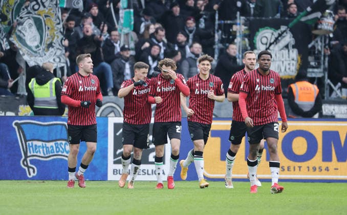 3 v r Noah Weißhaupt cheers after 1 3 with teammates Joy Emotion Cheering Sport Football Soccer DFL 2 Bundesliga Men 22 Matchday Season 2025 2026 14 02 2026 Hertha BSC Berlin vs Hannover 96 DFL regulations prohibit any use of photographs as image sequences and or quasi video