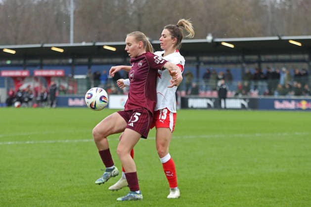 Google Pixel Womens Bundesliga, RB Leipzig 1 FC Nürnberg 14 02 2026 Marlene Lindner 14, 1 FC Nürnberg before Sandra Starke 13, RB Leipzig Football, Google Pixel Womens Bundesliga, Season 2025 2026, Matchday 18 RB Leipzig vs 1 FC Nürnberg on 14 02 2026, Training Center Cottaweg, Leipzig DFB REGULATIONS PROHIBIT ANY USE OF PHOTOGRAPHS AS IMAGE SEQUENCES AND OR QUASI VIDEO Copyright: xBEAUTIFULxSPORTS JanxKaeferx