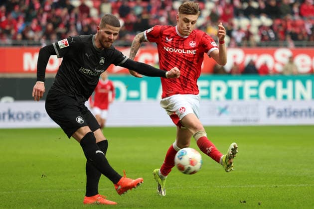 14 02 2026, xrekx, Fußball 2 Bundesliga, 1 FC Kaiserslautern SpVgg Greuther Fuerth v l Jan Elvedi SpVgg Greuther Fuerth Norman Bassette 1 FC Kaiserslautern Zweikampf, Aktion, action, battle for the ball DFL DFB REGULATIONS PROHIBIT ANY USE OF PHOTOGRAPHS as IMAGE SEQUENCES and or QUASI VIDEO Kaiserslautern