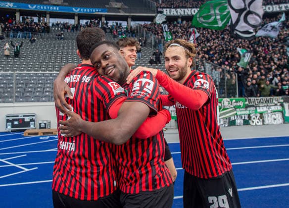 Football, Men, Season 2025 2026, 2 Bundesliga 22 Matchday , Hertha BSC Hannover 96, f l Virgil Ghita Hannover , Noel Aseko Hannover , Noah Weißhaupt Hannover , Kolja Oudenne Hannover , Cheering after goal to 1 3, 14 02 2026, Copyright: xSebastianxRäppold MatthiasxKochx