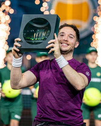 2026-02-14 ABN AMRO Open - Day Six ROTTERDAM, NETHERLANDS - FEBRUARY 14: Alfie Hewett celebrates with the trophy after winning the men???s weelchair single tournament during Day Six of the ABN AMRO Open at Rotterdam Ahoy on February 14, 2026 in Rotterdam, Netherlands. (Photo by Gabriel Calvino Alonso BSR Agency) Rotterdam Netherlands Content not available for redistribution in The Netherlands directly or indirectly through any third parties. Copyright: xBSRxAgencyx