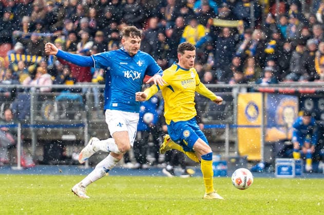 Germany, Soccer, 2 Bundesliga, Eintracht Braunschweig SV Darmstadt on 14 02 in Braunschweig Eintracht Stadion Laufduell Erencan Yardimci Eintracht Braunschweig 9 Matej Maglica SV Darmstadt 98 5 Copyright: xSvenxHeidmannx