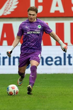 14 02 2026, xrekx, Soccer 2 Bundesliga, 1 FC Kaiserslautern SpVgg Greuther Fuerth v l Silas Prüfrock Pruefrock SpVgg Greuther Fuerth DFL DFB REGULATIONS PROHIBIT ANY USE OF PHOTOGRAPHS as IMAGE SEQUENCES and or QUASI VIDEO Kaiserslautern
