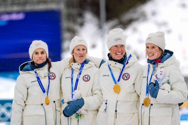 OLYMPICS - Winter Olympic Games, Olympische Spiele, Olympia, OS Milano Cortina 2026 TESERO,ITALY,14.FEB.26 - OLYMPICS, NORDIC SKIING, CROSS COUNTRY SKIING - Winter Olympic Games Milano Cortina 2026, 4X7.5km relay, women, medal ceremony. Image shows Kristin Austgulen Fosnaes, Astrid Oeyre Slind, Karoline Simpson-Larsen and Heidi Weng (NOR).  GEPAxpictures xMatthiasxTrinkl
