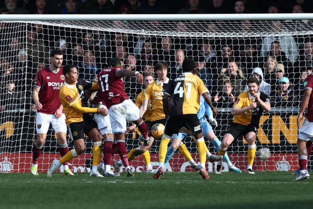 Burton Albion v West Ham United, FA Cup West Ham United forward Adama Traore (17) sees his shot blocked during the FA Cup match between Burton Albion and West Ham United at the Pirelli Stadium, Burton upon Trent, UK on 14 February 2026. Burton upon Trent Pirelli Stadium Staffordshire UK Editorial use only DataCo restrictions apply See www.football-dataco.com , Copyright: xJohnxMallettx PSI-23741-0082