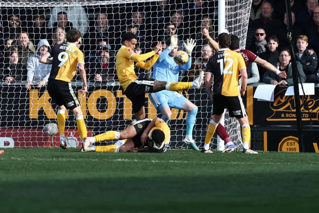 Burton Albion v West Ham United, FA Cup West Ham United defender Konstantinos Mavropanos (15) has a flick saved during the FA Cup match between Burton Albion and West Ham United at the Pirelli Stadium, Burton upon Trent, UK on 14 February 2026. Burton upon Trent Pirelli Stadium Staffordshire UK Editorial use only DataCo restrictions apply See www.football-dataco.com , Copyright: xJohnxMallettx PSI-23741-0084