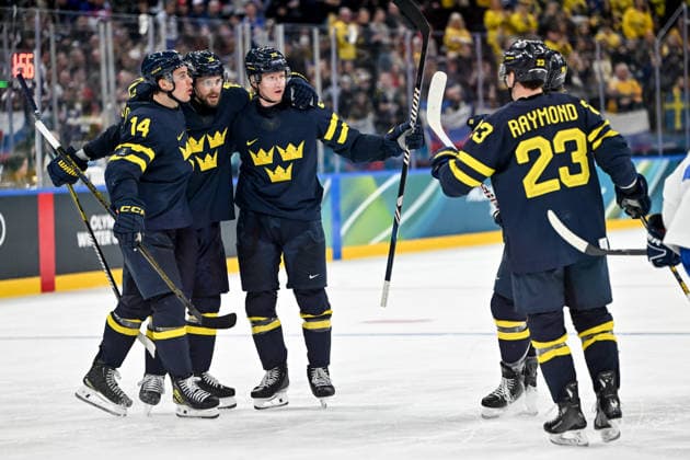 14 02 2026, Milano, Santa Giulia Ice hockey, Eishockey Arena, Winter Olympics: Sweden - Slovakia (Ice Hockey), Joel Eriksson Ek of Sweden, Adrian Kempe of Sweden, Rasmus Dahlin of Sweden, Lucas Raymond of Sweden celebrate a goal Milano Santa Giulia Ice Hockey Arena Lombardy Italy *** 14 02 2026, Milano, Santa Giulia Ice Hockey Arena, Winter Olympics Sweden Slovakia Ice Hockey , Joel Eriksson Ek of Sweden, Adrian Kempe of Sweden, Rasmus Dahlin of Sweden, Lucas Raymond of Sweden celebrate a goal Milano Santa Giulia Ice Hockey Arena Lombardy Italy Copyright: xJustPictures.ch AndreaxBrancax jp-en-AnBr-AB-AAB_791914022026