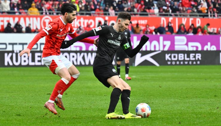 14 02 2026 Soccer Season 2025 2026 2 Soccer Bundesliga 22 Matchday 1 FC Kaiserslautern FCK Rote Teufel SpVgg Greuther Fürth SGF Kleeblatt Sportfoto Zink xwoxzix DFL regulations prohibit any use of photographs as image sequences and or quasi video only for editorial use Semih Sahin 8, 1 FC Kaiserslautern FCK Branimir Hrgota 10, SpVgg Greuther Fürth