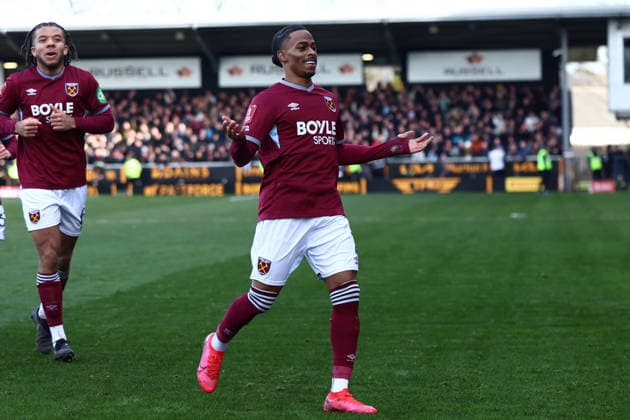 Burton Albion v West Ham United, FA Cup GOAL 0-1 West Ham United forward Crysencio Summerville (7) celebrates scoring during the FA Cup match between Burton Albion and West Ham United at the Pirelli Stadium, Burton upon Trent, UK on 14 February 2026. Burton upon Trent Pirelli Stadium Staffordshire UK Editorial use only DataCo restrictions apply See www.football-dataco.com , Copyright: xJohnxMallettx PSI-23741-0089