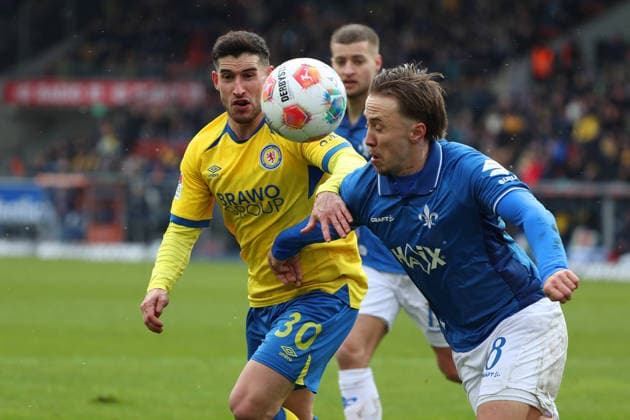 Braunschweig vs Darmstadt, 2 BL Braunschweig, 14 02 2026, Football, Men, 2 BL, Season 2025 2026, Eintracht Braunschweig vs SV Darmstadt 98 Robin Heußer Eintracht Braunschweig , Luca Marseiler SV Darmstadt 98 DFL DFB REGULATIONS PROHIBIT ANY USE OF PHOTOGRAPHS as IMAGE SEQUENCES and or QUASI VIDEO Stadion an der Hamburger Straße Niedersachsen Germany