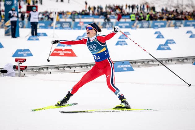 Heidi Weng ( Norwegen ) celebrates the victory competes in the Womens 4 x 7.5 km Relay cross-country skiing event at the Olympic Winter games, Winterspiele,Spiele, Summer games Milano Cortina 2026 at the Tesero Cross-Country Skiing Stadium, Tesero, Italy, on February 14, 2026 in Aktion beim 4 x 7,5 km Staffelrennen der Frauen im Skilanglauf bei den Olympischen Winterspielen Milano Cortina 2026 im Tesero Cross-Country Skiing Stadium, Tesero, Italien, am 14. Februar 2026. *** Heidi Weng Norway celebrates the victory competes in the Womens 4 x 7 5 km Relay cross country skiing event at the Olympic Winter Games Milano Cortina 2026 at the Tesero Cross Country Skiing Stadium, Tesero, Italy, on February 14, 2026 in action during the Womens 4 x 7.5 km Relay cross country skiing event at the Olympic Winter Games Milano Cortina 2026 at the Tesero Cross Country Skiing Stadium, Tesero, Italy, on February 14, 2026 Copyright: HMBxMedia MarcxNiemeyer