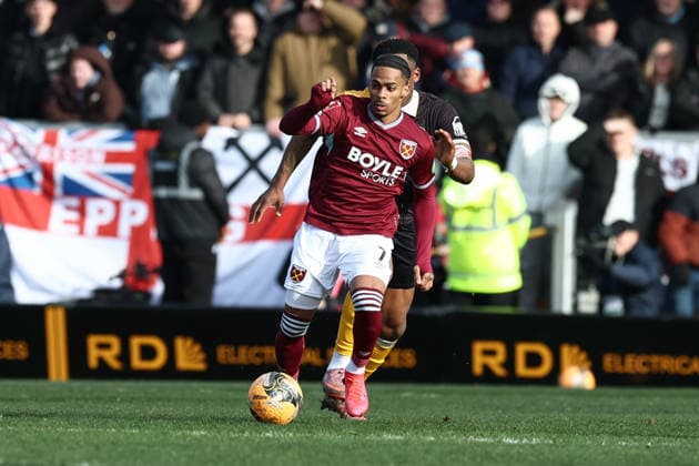 Burton Albion v West Ham United, FA Cup West Ham United forward Crysencio Summerville (7) on the ball during the FA Cup match between Burton Albion and West Ham United at the Pirelli Stadium, Burton upon Trent, UK on 14 February 2026. Burton upon Trent Pirelli Stadium Staffordshire UK Editorial use only DataCo restrictions apply See www.football-dataco.com , Copyright: xJohnxMallettx PSI-23741-0091