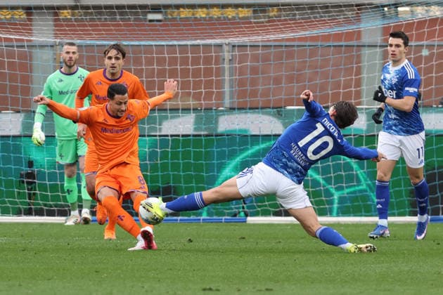 Fiorentina s Rolando Mandragora during the Serie A soccer match between Como and Fiorentina at the Giuseppe Sinigaglia stadium in Como, north Italy - February 14, 2026 - Soccer.  Copyright: xAntonioxSaia LaPressex