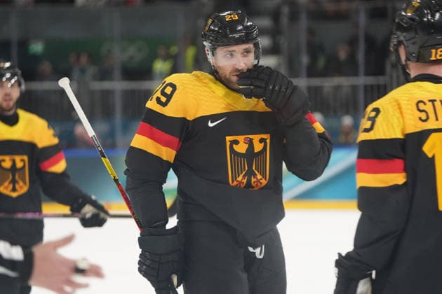Milano Cortina, 2026 , Winter Olympic Games, Olympische Spiele, Olympia, OS Olympische Winter-Olympische spiele 2026 , Icehockey, Eishockey Männer, Men s Preliminary Round, Vorrunde, Deutschland vs Lettland Germany vs Latvia Hockey Arena Milano Mailand Leon Draisaitl, Deutschland, Germany, GER Photocopyright Gladys Chai von der Laage *** Milano Cortina, 2026 , Winter Olympic Games, Winter Olympic Games 2026 , Ice Hockey, Ice Hockey Men, Men s Preliminary Round, Preliminary Round, Germany vs Latvia Germany vs Latvia Hockey Arena Milano Milan Leon Draisaitl, Germany, Germany, GER Photocopyright Gladys Chai von der Laage