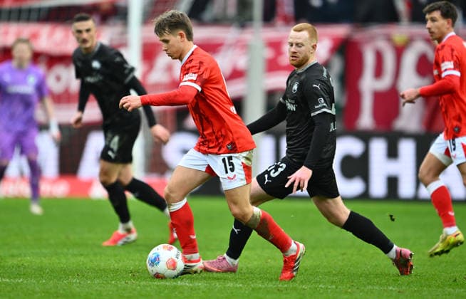 14 02 2026 Soccer Season 2025 2026 2 Soccer Bundesliga 22 Matchday 1 FC Kaiserslautern FCK Rote Teufel SpVgg Greuther Fürth SGF Kleeblatt Sportfoto Zink xwoxzix DFL regulations prohibit any use of photographs as image sequences and or quasi video only for editorial use Naatan Skyttä 15, 1 FC Kaiserslautern FCK Paul Will 13, SpVgg Greuther Fürth