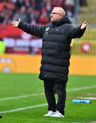 14 02 2026 Soccer Season 2025 2026 2 Soccer Bundesliga 22 Matchday 1 FC Kaiserslautern FCK Rote Teufel SpVgg Greuther Fürth SGF Kleeblatt Sportfoto Zink xwoxzix DFL regulations prohibit any use of photographs as image sequences and or quasi video only for editorial use Heiko Vogel Trainer SpVgg Greuther Fürth gestures gesture