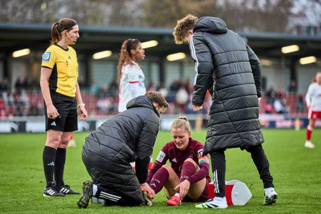 14 02 2026, GER, Womens soccer, BL, 2025 2026, RB Leipzig 1 FC Nuremberg Luisa Guttenberger 4, FC Nuremberg , Injury treatment Leipzig Training center of the Red Bull Saxony Germany