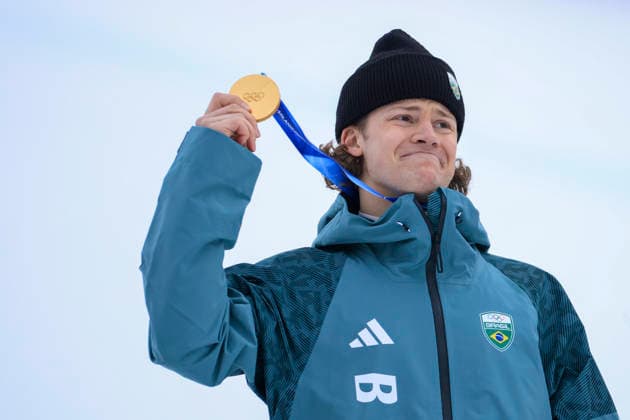 OLYMPICS - Winter Olympic Games, Olympische Spiele, Olympia, OS Milano Cortina 2026 BORMIO,ITALY,14.FEB.26 - OLYMPICS, ALPINE SKIING - Winter Olympic Games Milano Cortina 2026, giant slalom, men, medal ceremony. Image shows the rejoicing of Lucas Pinheiro Braathen (BRA).  GEPAxpictures xWolfgangxGrebien