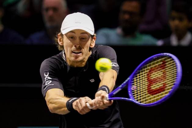 ROTTERDAM - Alex de Minaur (Australia) in action against Ugo Humbert (France) during the quarterfinals on the fifth day of the ABN AMRO tennis tournament in Ahoy Rotterdam. BAS CZERWINSKI ANP xVIxANPxSportx xxANPxIVx 550676660 originalFilename: 550676660.jpg