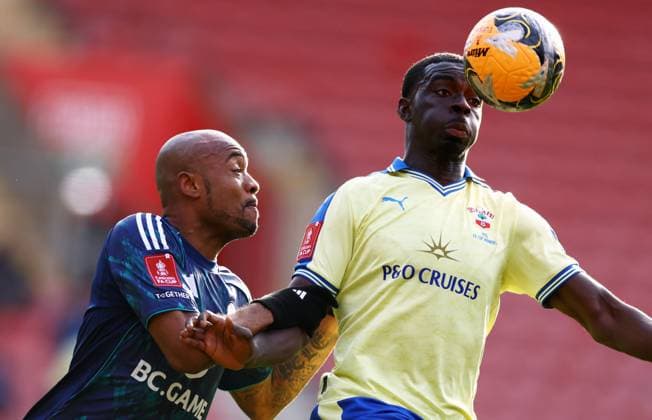 Joshua Quarshie of Southampton and Jordan Ayew of Leicester City. Southampton v Leicester City, Emirates FA Cup, Fourth Round, Football, St Mary s Stadium, Southampton, UK - 14 Feb 2026Southampton St Mary s Stadium United Kingdom EDITORIAL USE ONLY No use with unauthorised audio, video, data, fixture lists, club league logos or live services. Online in-match use limited to 120 images, no video emulation. No use in betting, games or single club league player publications. Copyright: xJamesxMarsh Shutterstockx 16608181t