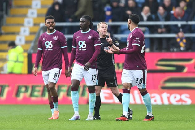 Referee Gavin Ward warns Josh Laurent of Burnley following his celebration Burnley v Mansfield Town, Emirates FA Cup, Fourth Round, Football, Turf Moor, Burnley, UK - 14 Feb 2026Burnley Turf Moor United Kingdom EDITORIAL USE ONLY No use with unauthorised audio, video, data, fixture lists, club league logos or live services. Online in-match use limited to 120 images, no video emulation. No use in betting, games or single club league player publications. Copyright: xPhilxOldham Shutterstockx 16608267aa