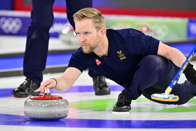 CORTINA, ITALY 20260214 Niklas Edin during the men s group stage match, round 5, between China and Sweden in the Olympic curling in Cortina. *** The image is included in the SPORTS PACKAGE. For others PAYMENT IMAGE ** CORTINA ITALY x10030x *** CORTINA, ITALY 20260214 Niklas Edin during the men s group stage match, round 5, between China and Sweden in the Olympic curling in Cortina The image is included in the SPORTS PACKAGE For others PAYMENT IMAGE CORTINA ITALY x10030x  Copyright: xJonasxEkströmer TTx OS 2026 CURLING HERRAR KINA-SVERIGE
