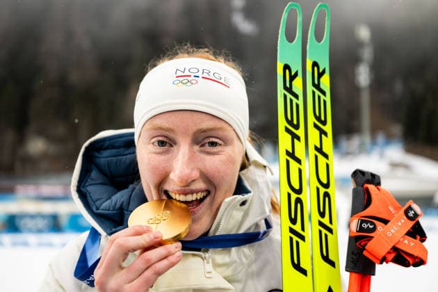 260214 Gold medalist Maren Kirkeeide of Norway poses with her gold medal in women s biathlon 7,5 km sprint during day 8 of the 2026 Winter Olympics on February 14, 2026 in Anterselva. Photo: Jon Olav Nesvold BILDBYRAN COP 217 MB1327 skidskytte biathlon skiskyting Olympic Games, Olympische Spiele, Olympia, OS olympics winter olympics os ol olympiska spel vinter-os olympiske leker milano cortina 2026 milan cortina 2026 milano cortina 2026 olympic games milano cortina 2026 winter olympic games milano cortina-os milano cortina-ol vinter-ol 8 bbeng sprint dam kvinner women jubel Norway norge Gold guld medal medalj *** 260214 Gold medalist Maren Kirkeeide of Norway poses with her gold medal in women s biathlon 7,5 km sprint during day 8 of the 2026 Winter Olympics on February 14, 2026 in Anterselva Photo Jon Olav Nesvold BILDBYRAN COP 217 MB1327 biathlon biathlon biathlon olympic games olympics olympics winter olympics os ol olympiska spel vinter os olympiske leker milano cortina 2026 milan cortina 2026 milano cortina 2026 olympic games milano cortina 2026 winter olympic games milano cortina os milano cortina ol vinter ol 8 bbeng sprint dam kvinner women jubel Norway norge Gold guld medal medalj  Copyright: JONxOLAVxNESVOLD BB260214JE068