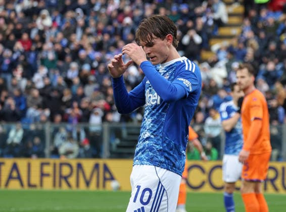 February 14, 2026, Como: Como 1907 s mildfielder Nico Paz looks dejected during the Italian Serie A soccer match Como 1907 vs Fiorentina at Giuseppe Sinigaglia stadium in Como, Italy, 14 February 2026. ANSA ROBERTO BREGANI. Serie A; Como 1907-Fiorentina  - ZUMAa110 20260214_zaf_a110_048 Copyright: xRobertoxBreganix
