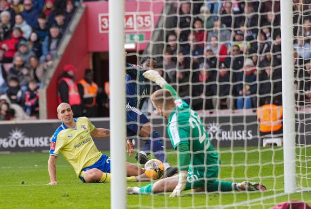 Southampton v Leicester City, FA Cup Fourth round, Football, St Marys Stadium, Southampton, UK - 14 Feb 2026 George Long Goalkeeper of Southampton saves the ball off of the line. Southampton St Marys Stadium Southampton GBR, UK NEWSPAPERS OUT Copyright: xSeanxRyanx