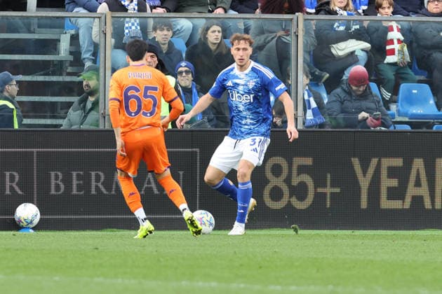 Como™s Mergim Voivoda during the Serie A soccer match between Como and Fiorentina at the Giuseppe Sinigaglia stadium in Como, north Italy - February 14, 2026 - Soccer.  Copyright: xAntonioxSaia LaPressex