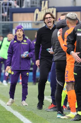 Fiorentina™s head coach Paolo Vanoli red card during the Serie A soccer match between Como and Fiorentina at the Giuseppe Sinigaglia stadium in Como, north Italy - February 14, 2026 - Soccer.  Copyright: xAntonioxSaia LaPressex
